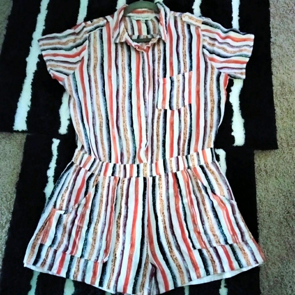 Davi & Dani (Size M) Multicolor Stripe Print Butt… - image 1